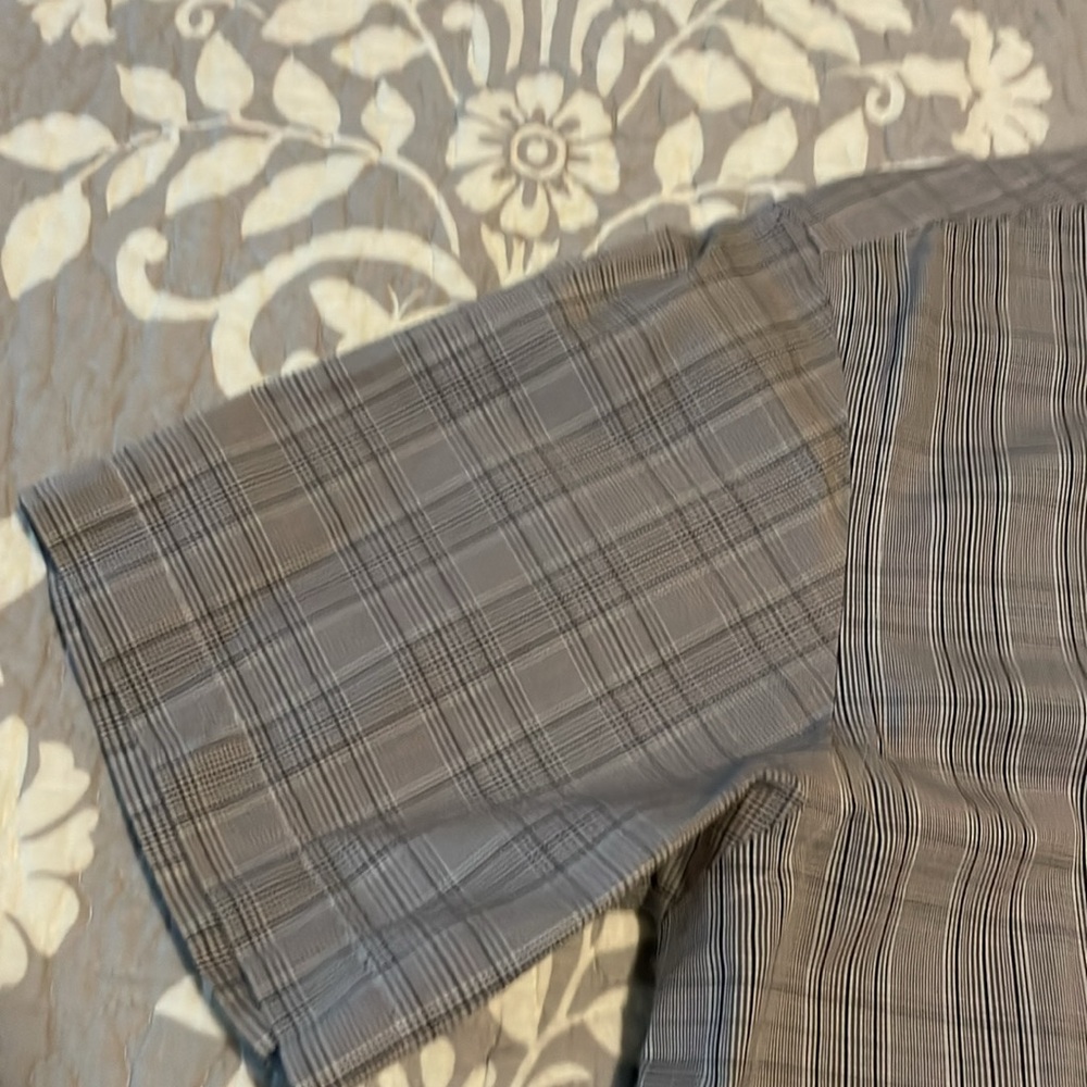 Men’s medium button up - Picture 6 of 12